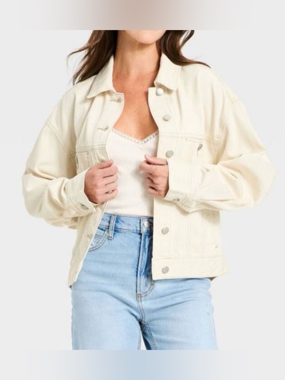 Universal Thread Women's Relaxed Trucker Denim Jacket
Off-White Large
New w/ Tag